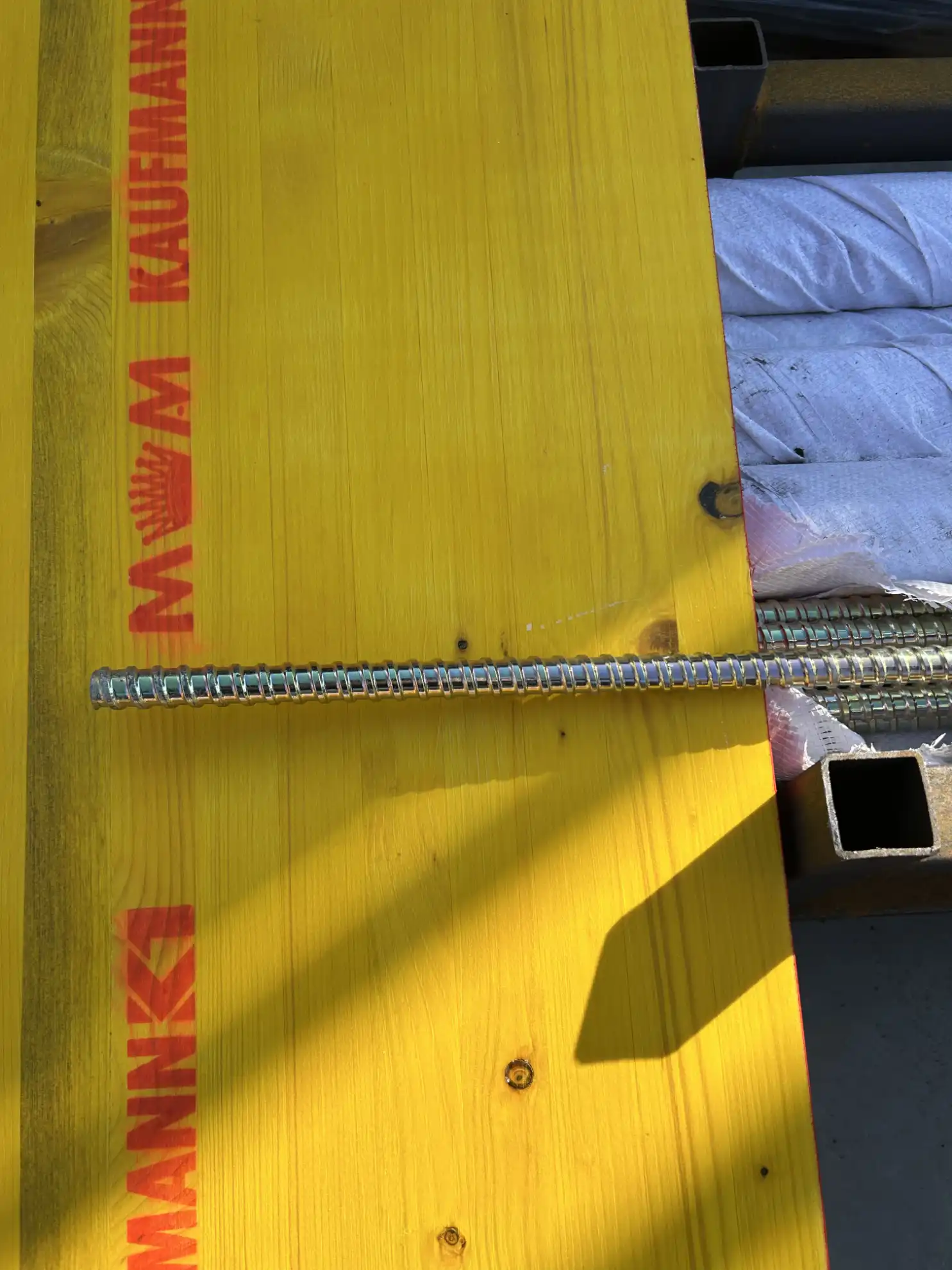 Poza cu Bara filetata tirant zincata 15/17mm 3m pentru cofraje