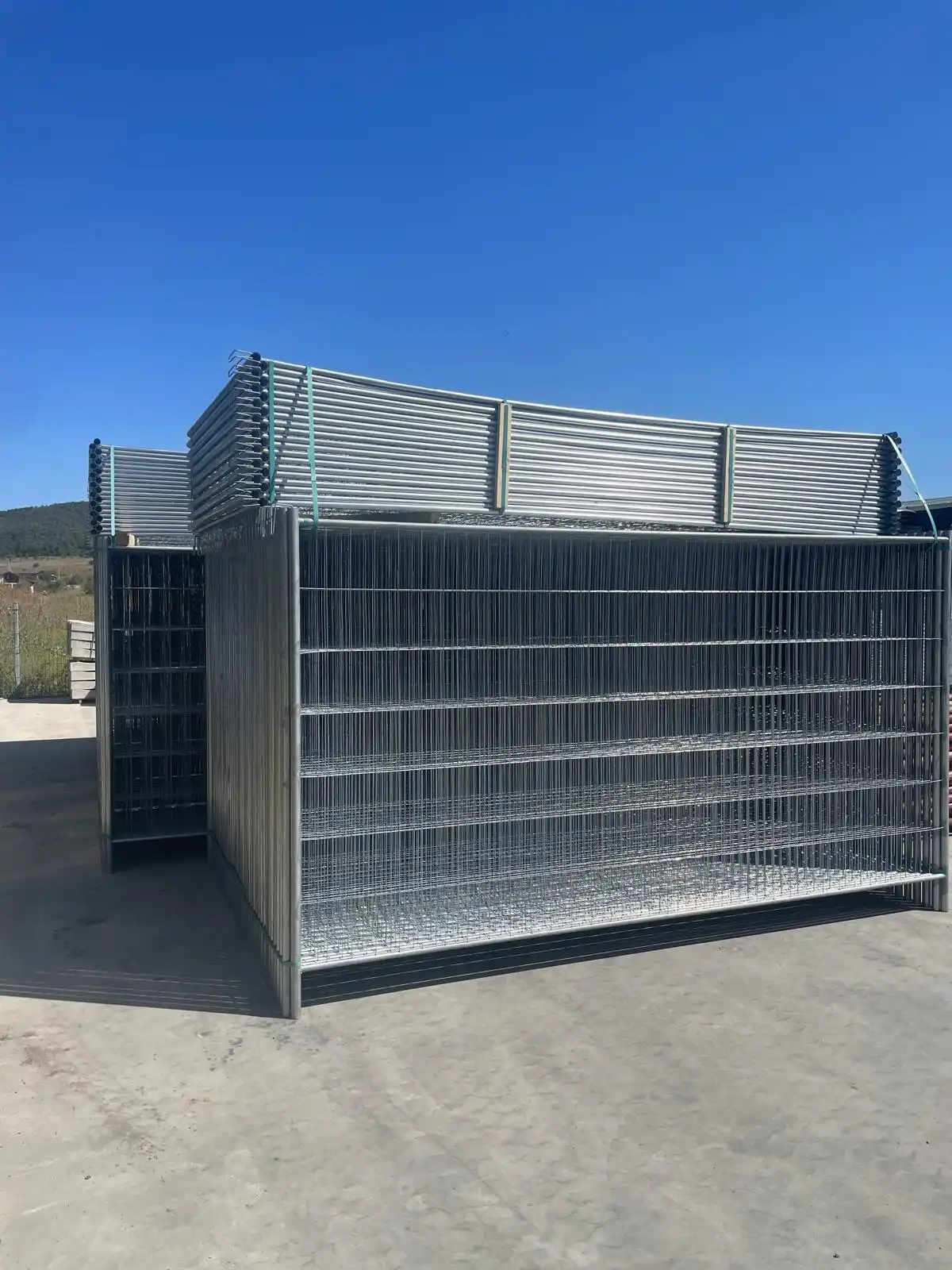 Poza cu Panou gard mobil zincat 3530x2000mm – șantier, evenimente, împrejmuire provizorie